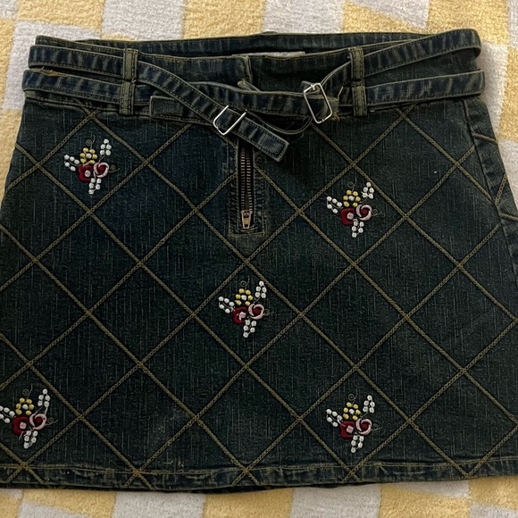 Alfredo Venini Dresses & Skirts - Floral Embroidered Denim Mini Skirt with Belt